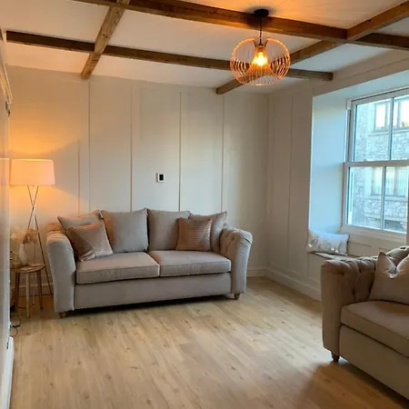 Apartment Cosy 1st Floor Flat - District With Bike Storage *