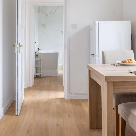 Cosy 1st Floor Flat - District With Bike Storage