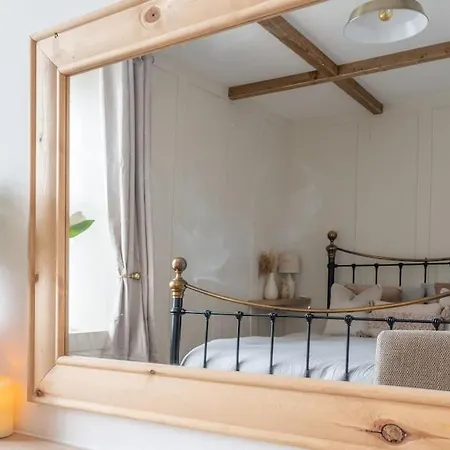Cosy 1st Floor Flat - District With Bike Storage