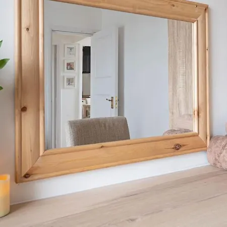 Cosy 1st Floor Flat - District With Bike Storage Apartment *